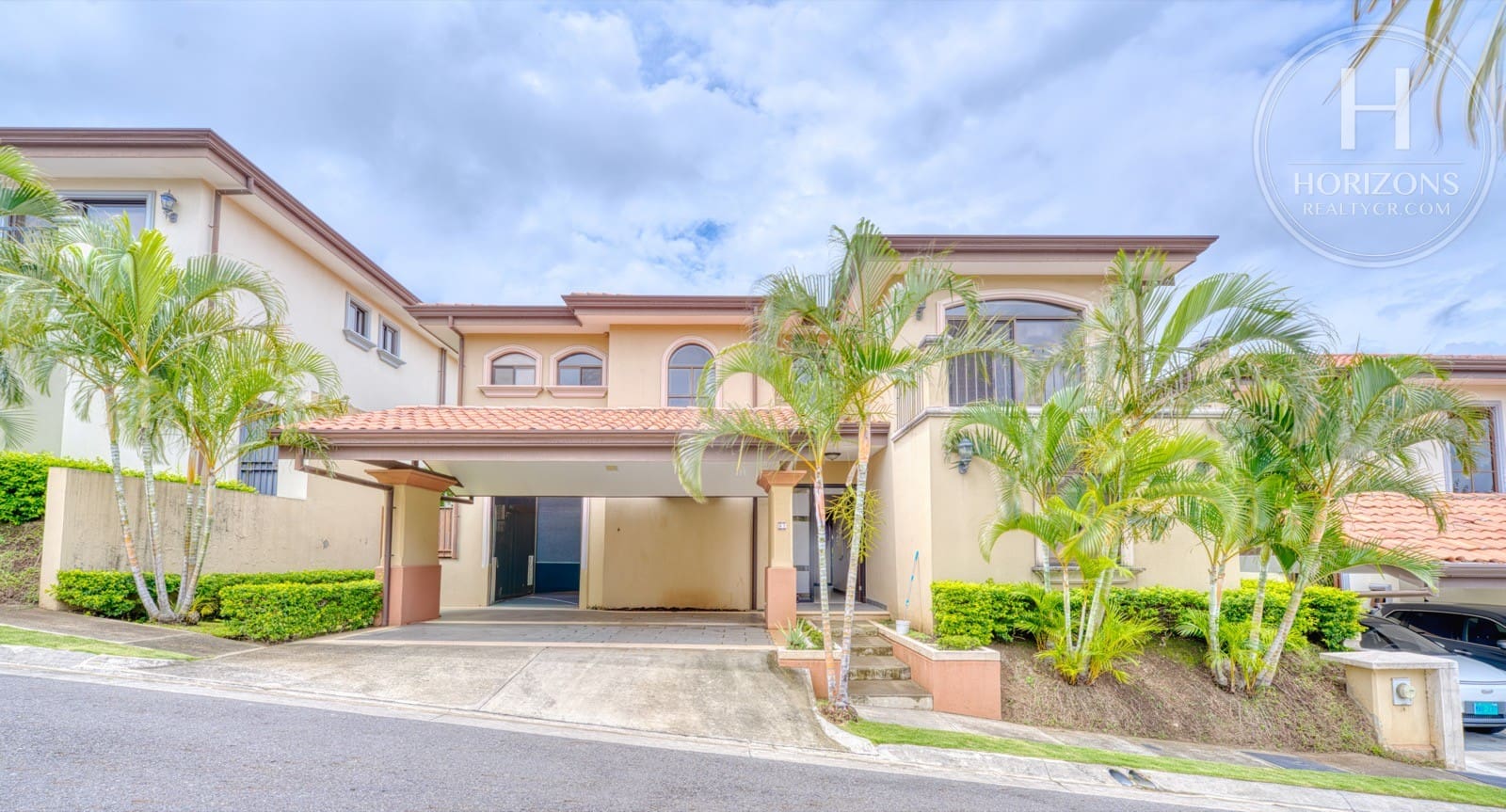 Casa en venta Condominio Loma Real Escazú - fachada frontal