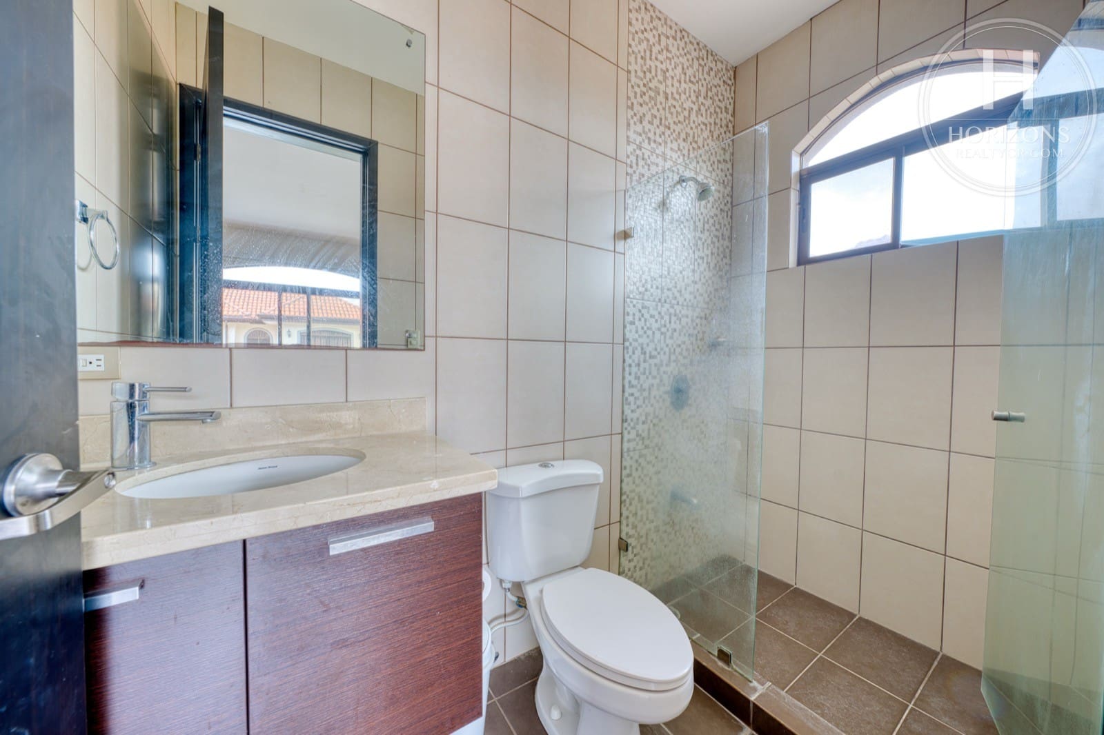 Casa en venta Condominio Loma Real Escazú - baño