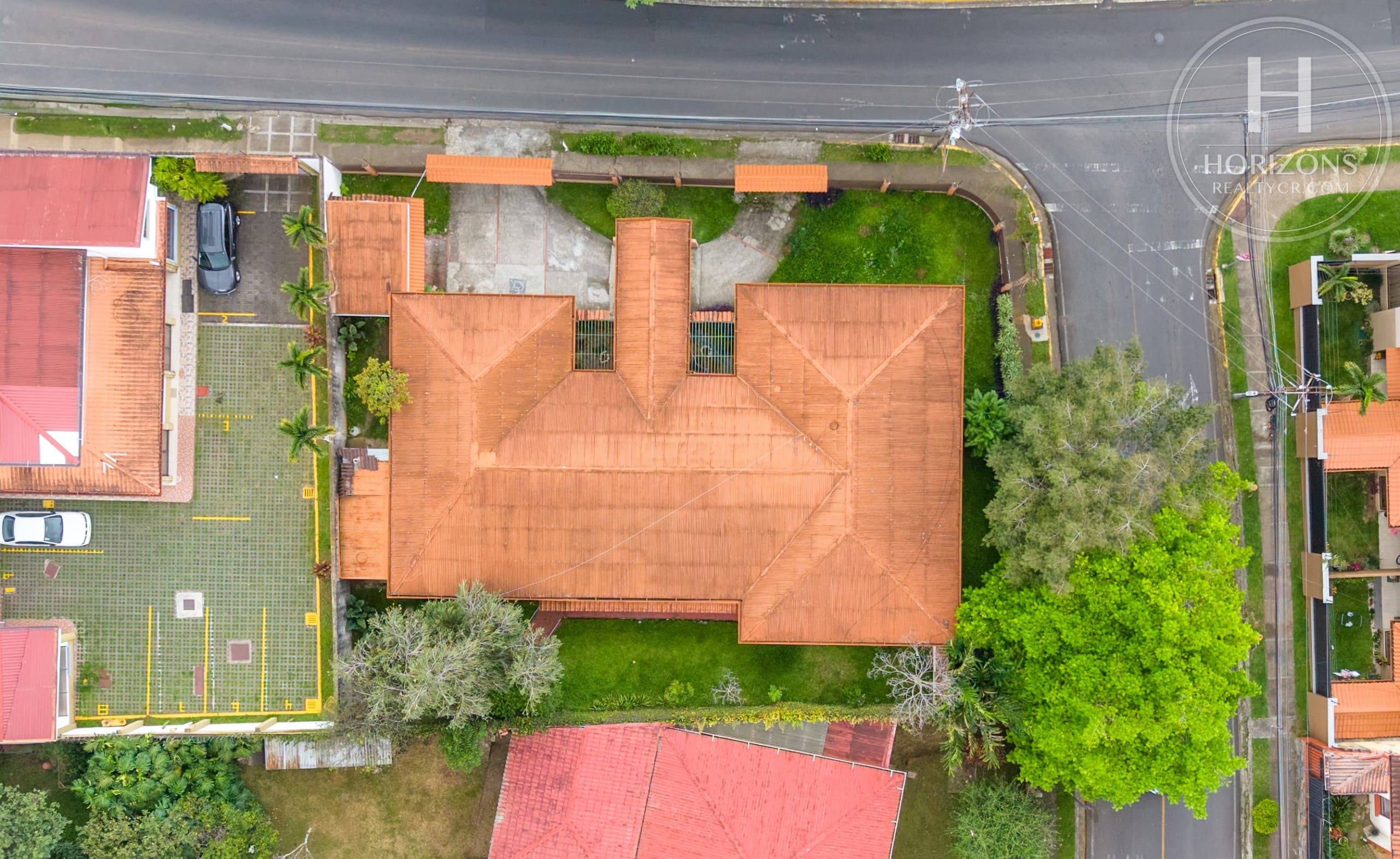 Se Vende Casa con Uso de Suelo Mixto en Pinares, Curridabat 5 Habitaciones NOJ1266OR