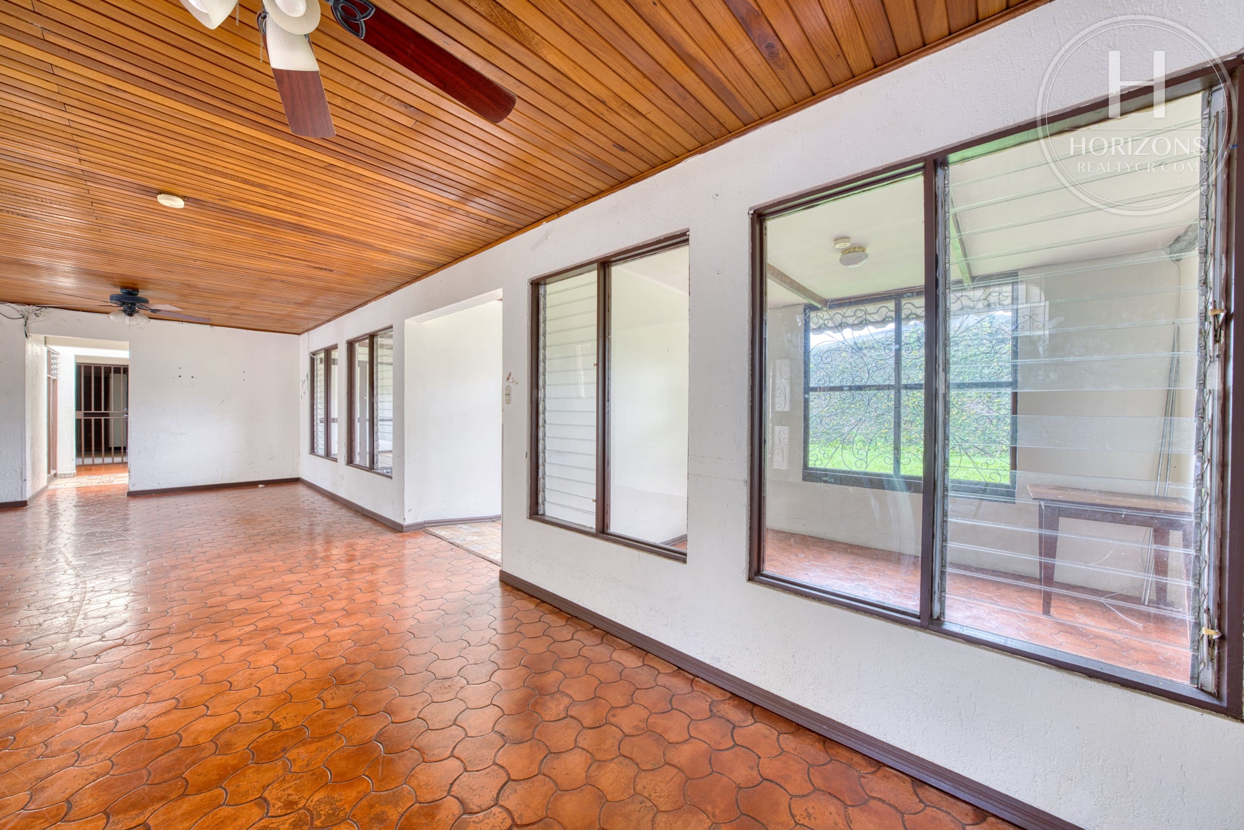 Se Vende Casa con Uso de Suelo Mixto en Pinares, Curridabat 5 Habitaciones NOJ1266OR
