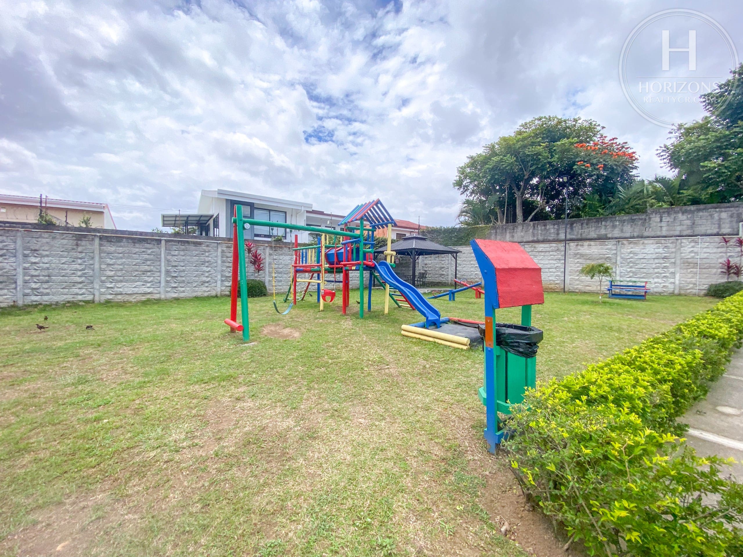 Se Vende Casa de una Planta en Curridabat Condominio Cedros del Este Ayarco Sur 3 Habitaciones NOJ1267OR