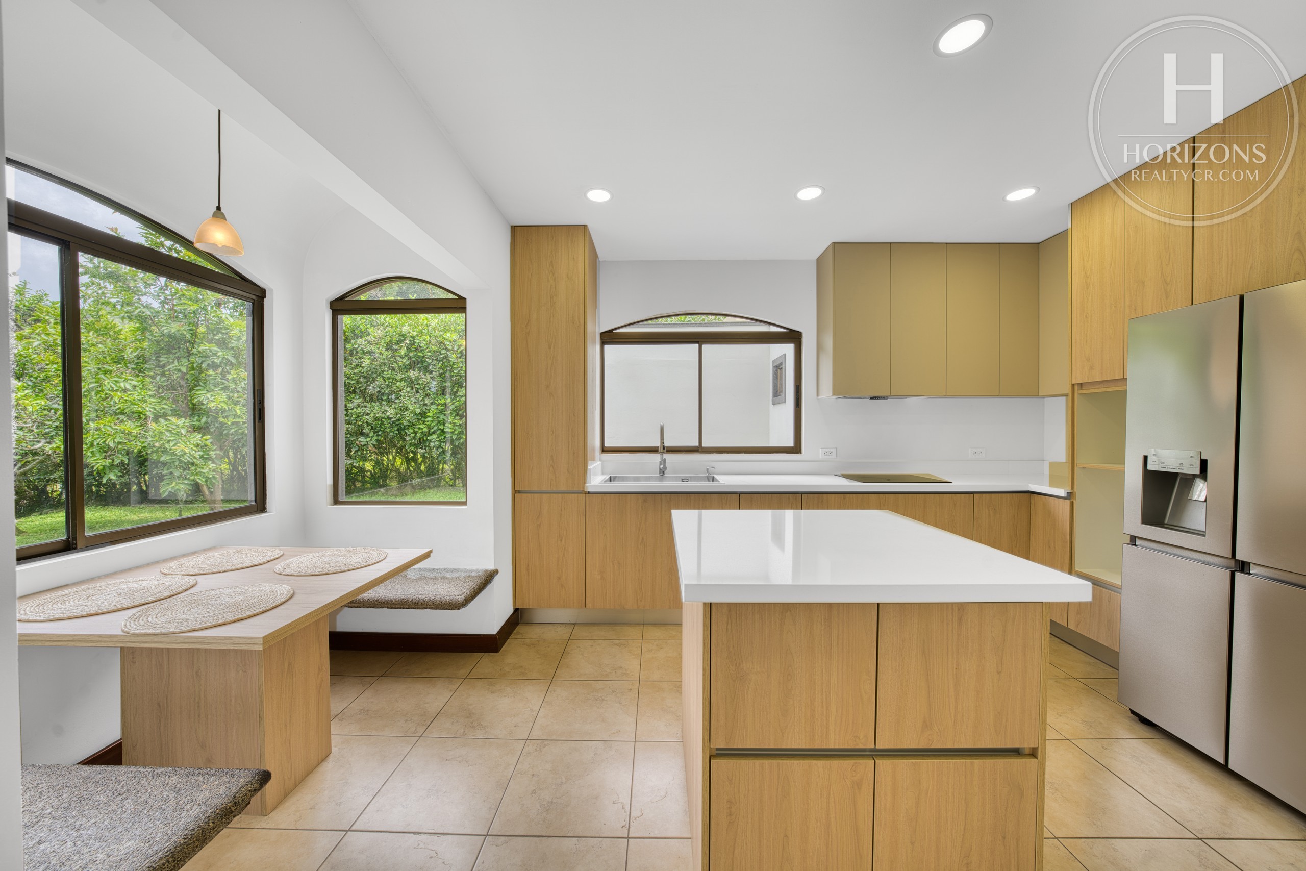 Condominio Santa Lucía | Horizons Realty