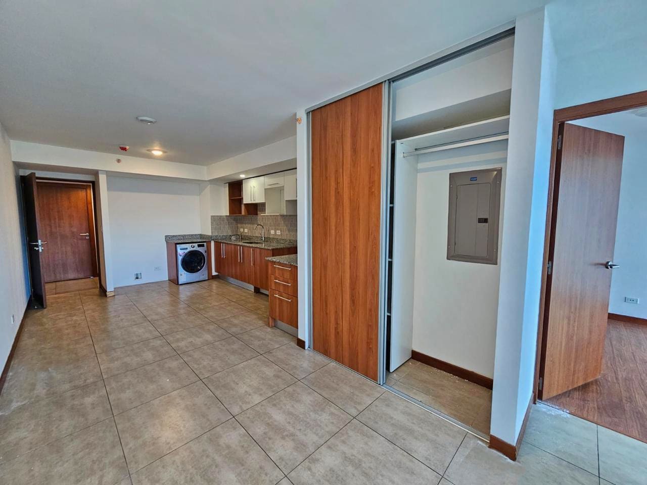 Alquiler Apartamento Torre Latitud Los Yoses - vista interior