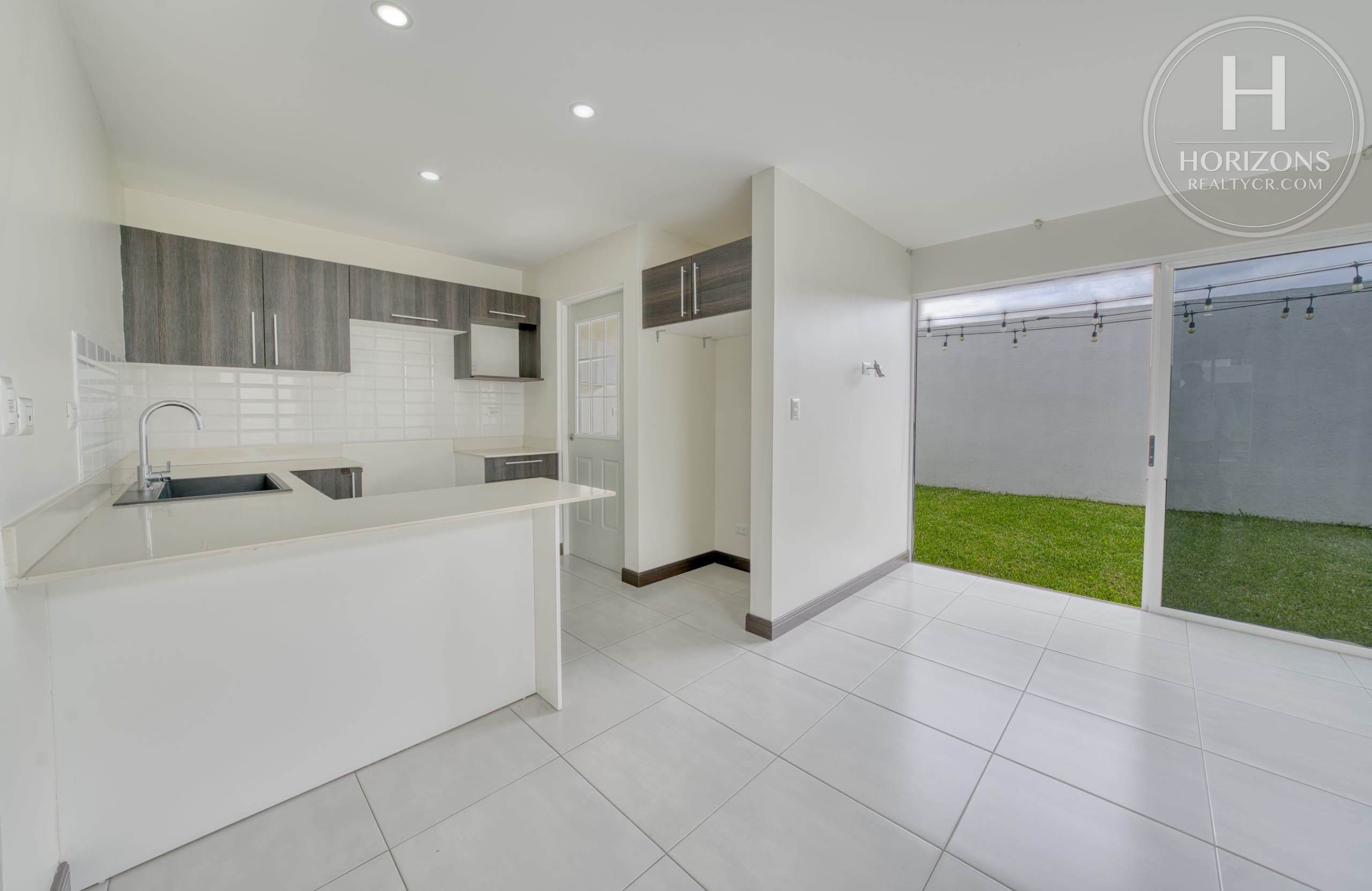 Condominio Altos De Sabanilla | Horizons Realty
