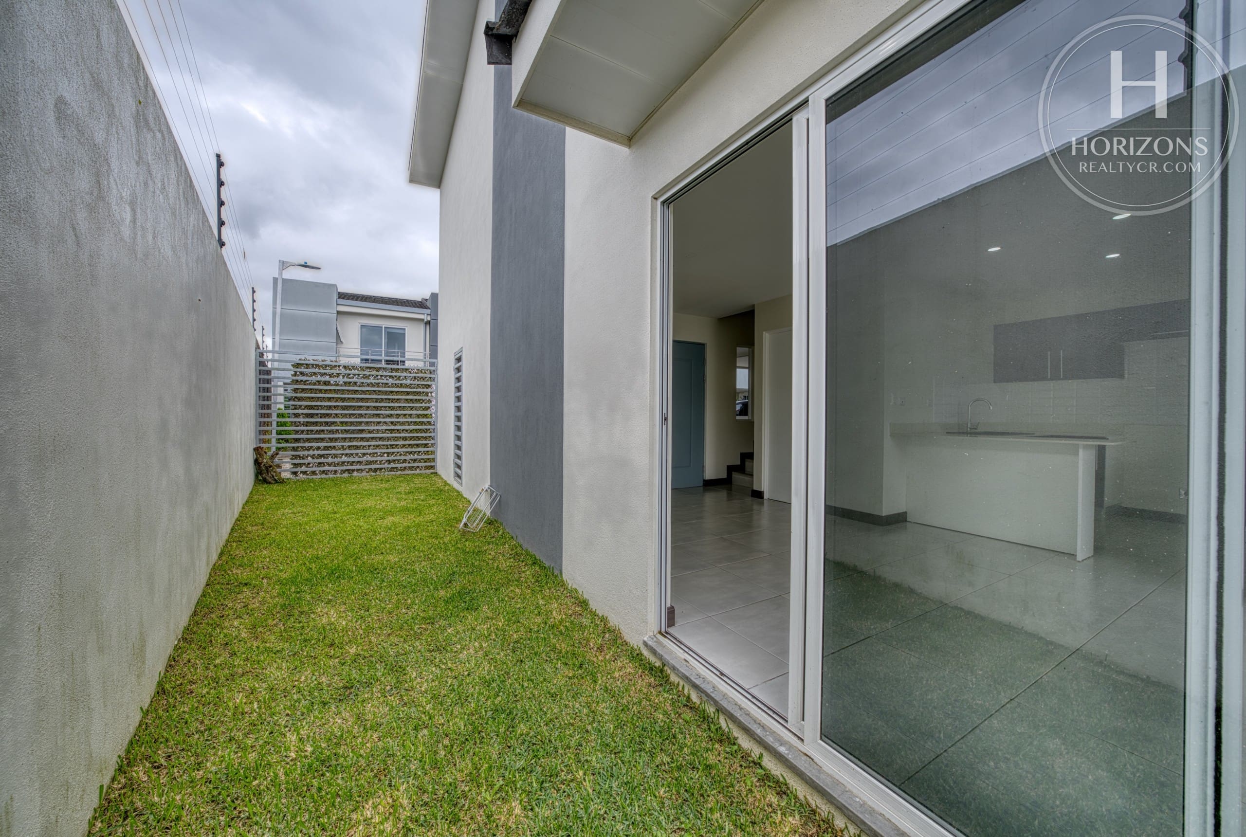 Condominio Altos De Sabanilla | Horizons Realty