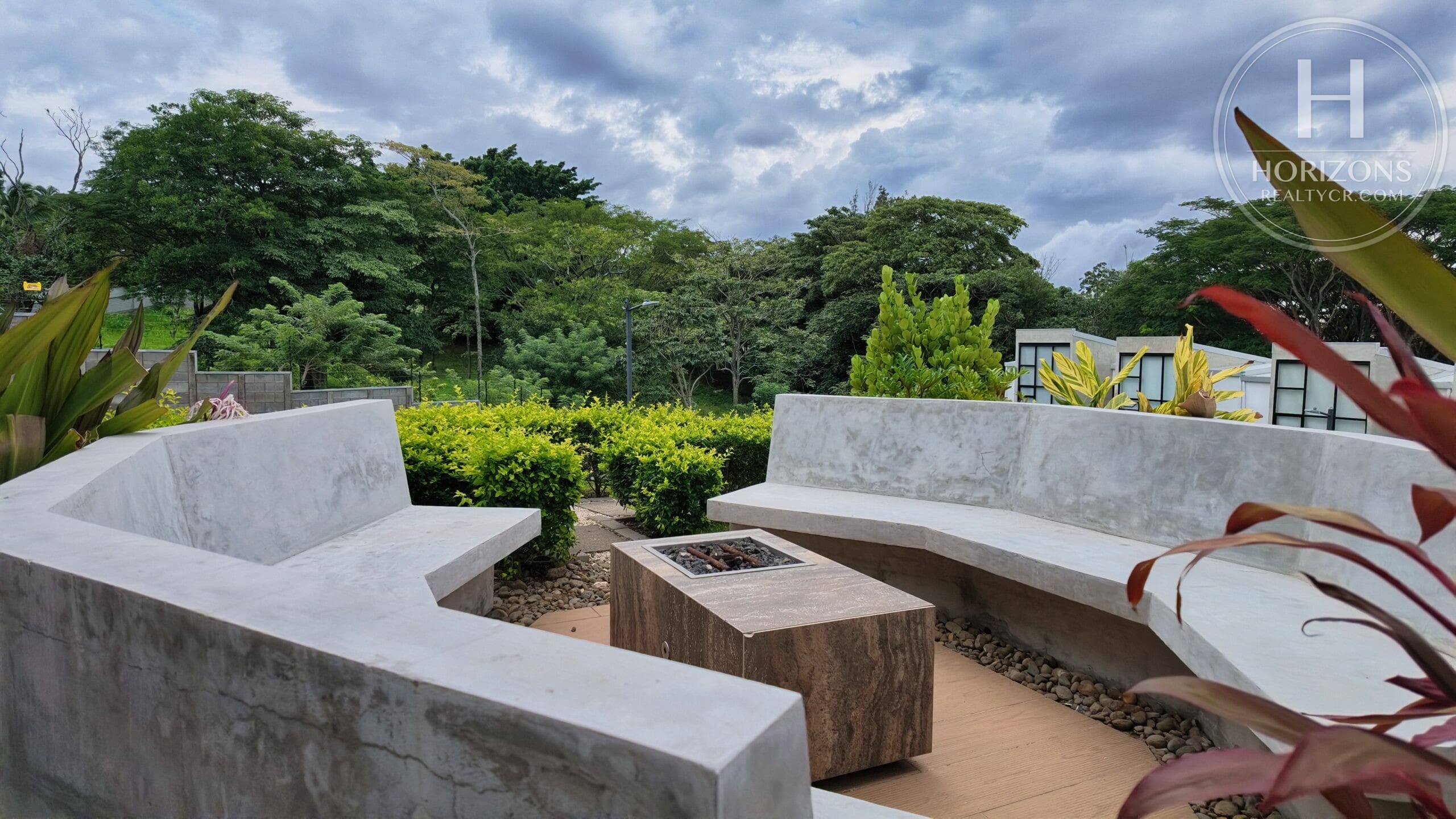 Fire pit del condominio – Casa en Condominio Bali, Guachipelín de Escazú | Horizons Realty