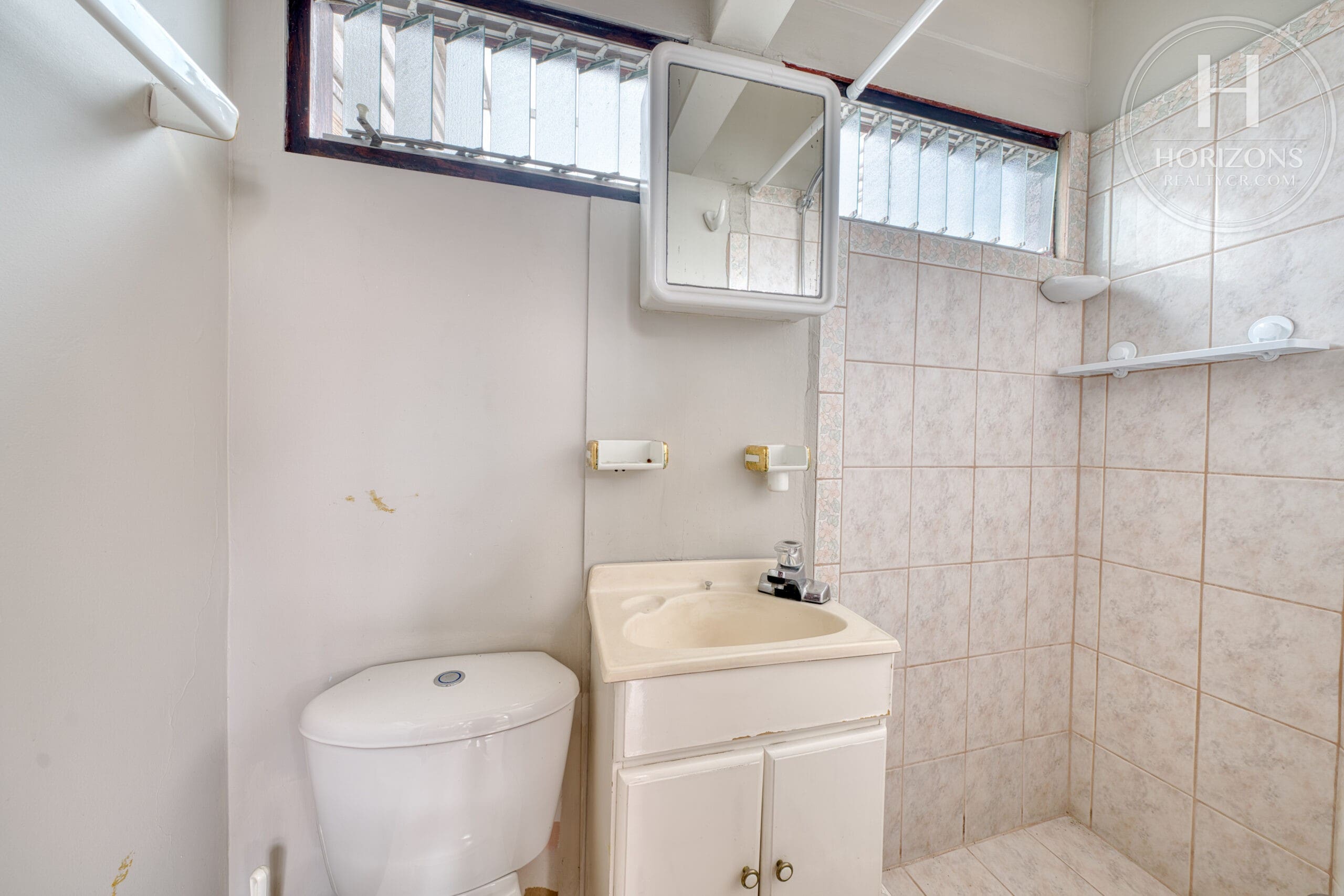 Casa de una planta en Los Yoses Sur - baño