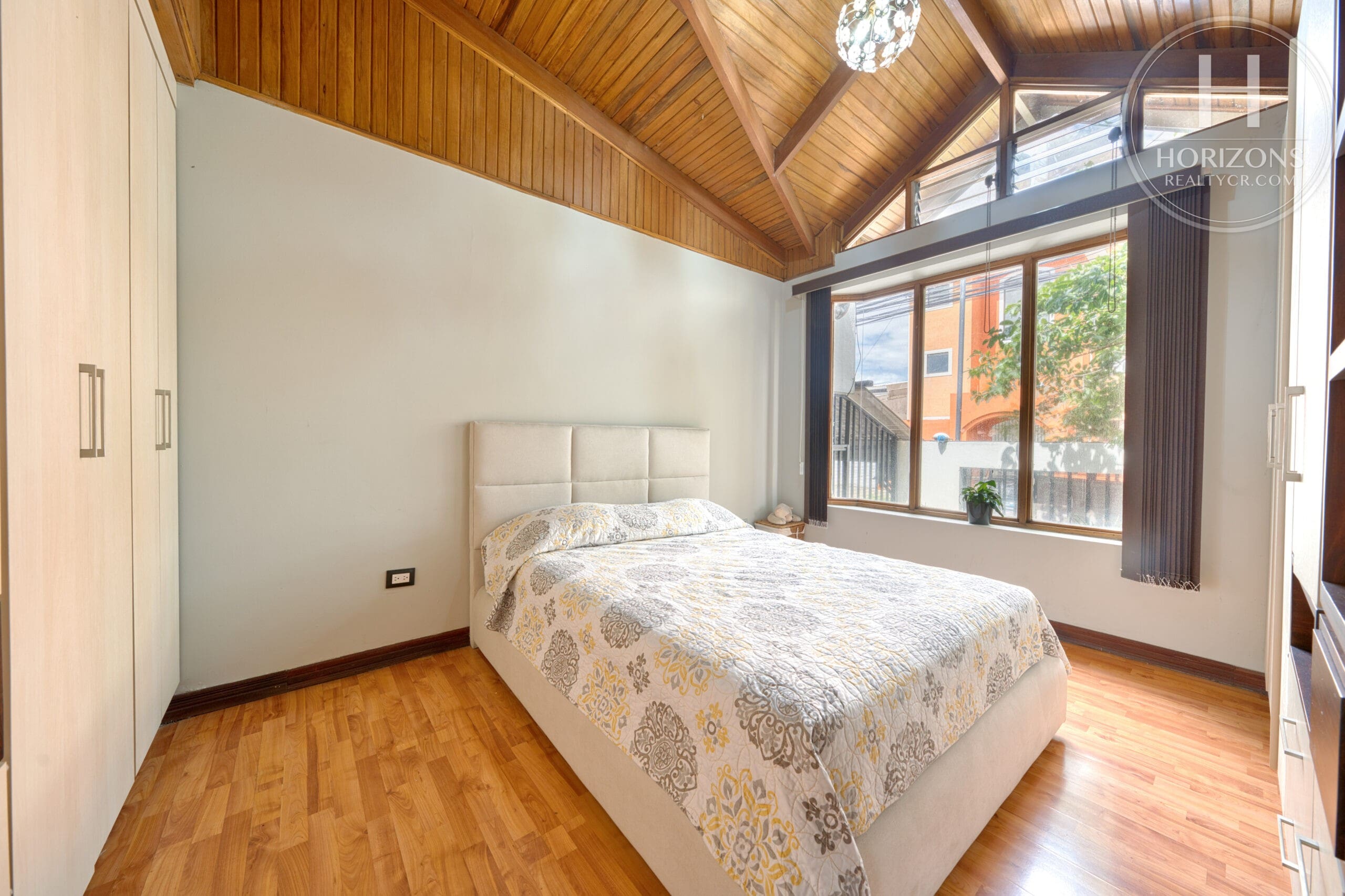 Casa de una planta en Los Yoses Sur - habitación secundaria