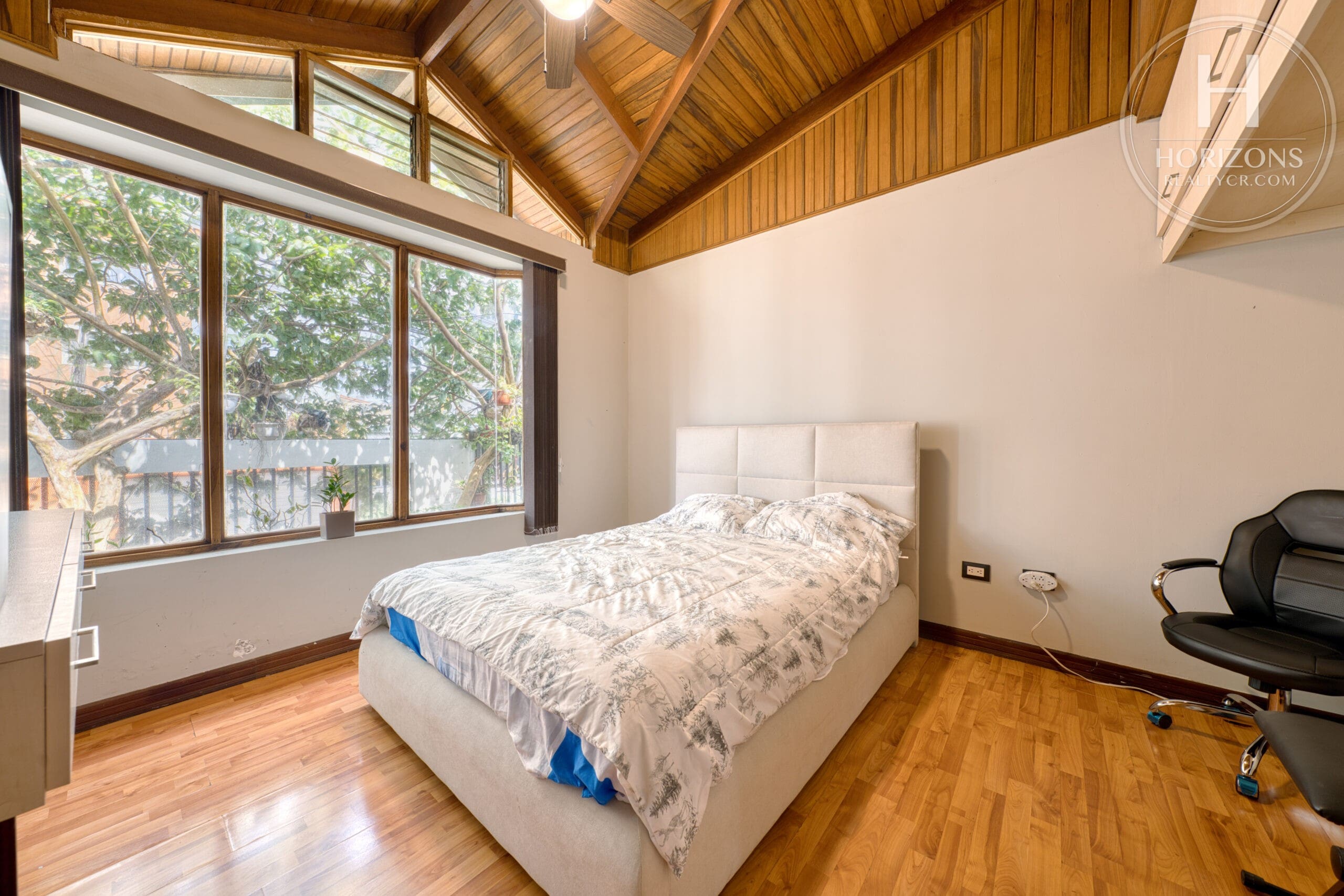 Casa de una planta en Los Yoses Sur - habitación secundaria