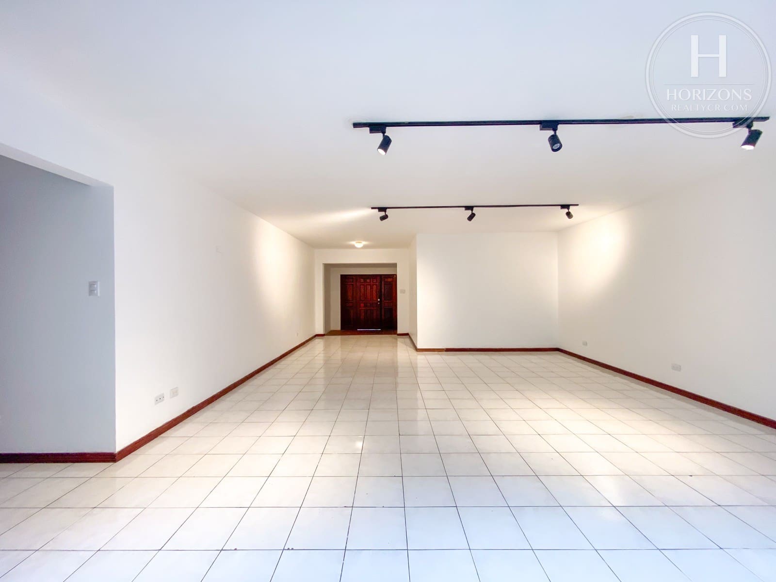 Apartamento en alquiler Guayabos de Curridabat - sala y comedor