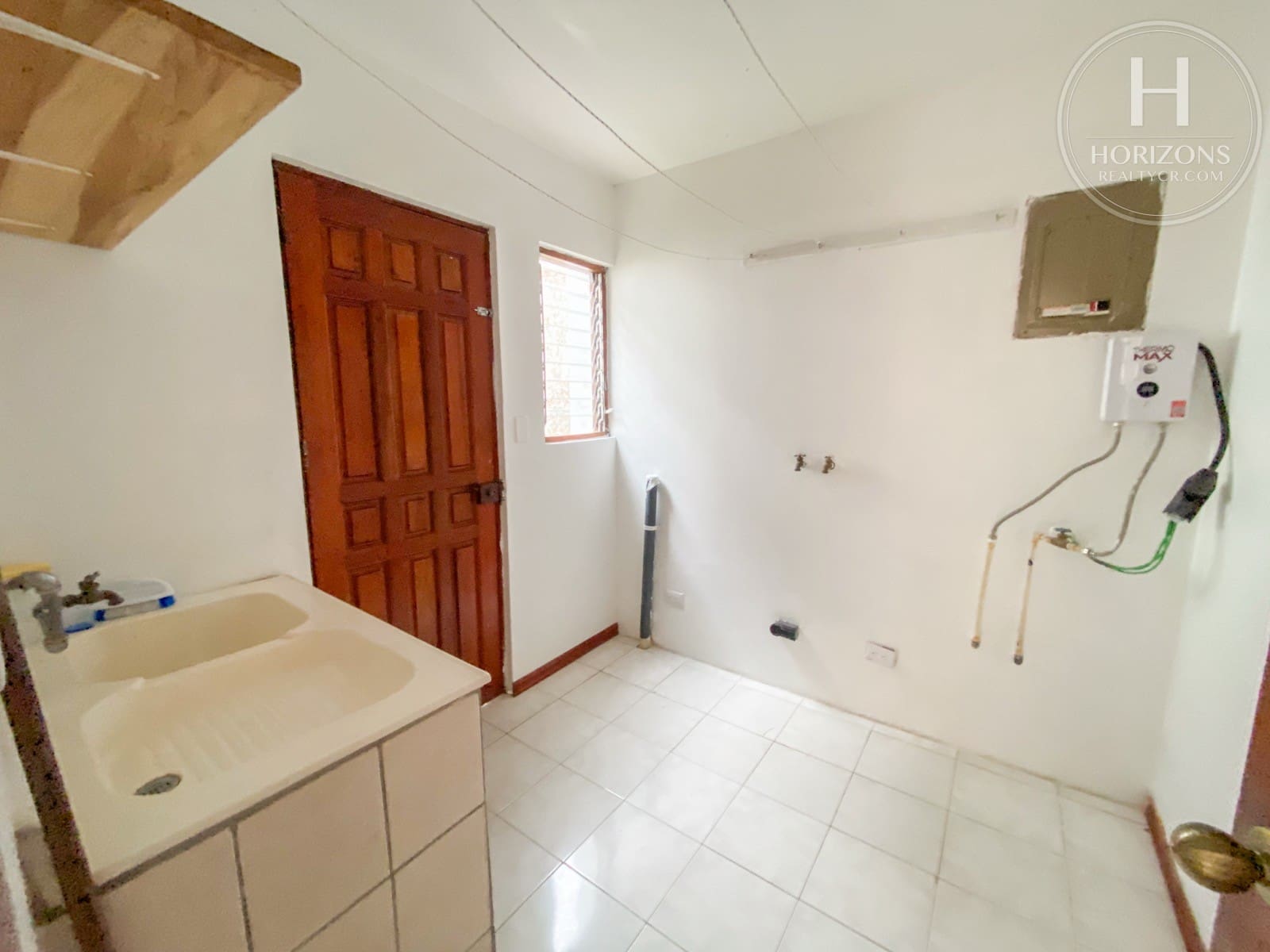 Apartamento en alquiler Guayabos de Curridabat - lavandería
