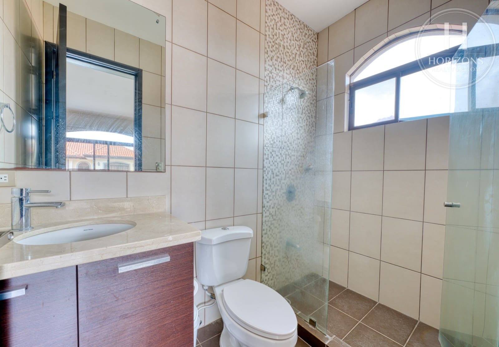 Casa en venta Condominio Loma Real Escazú - baño