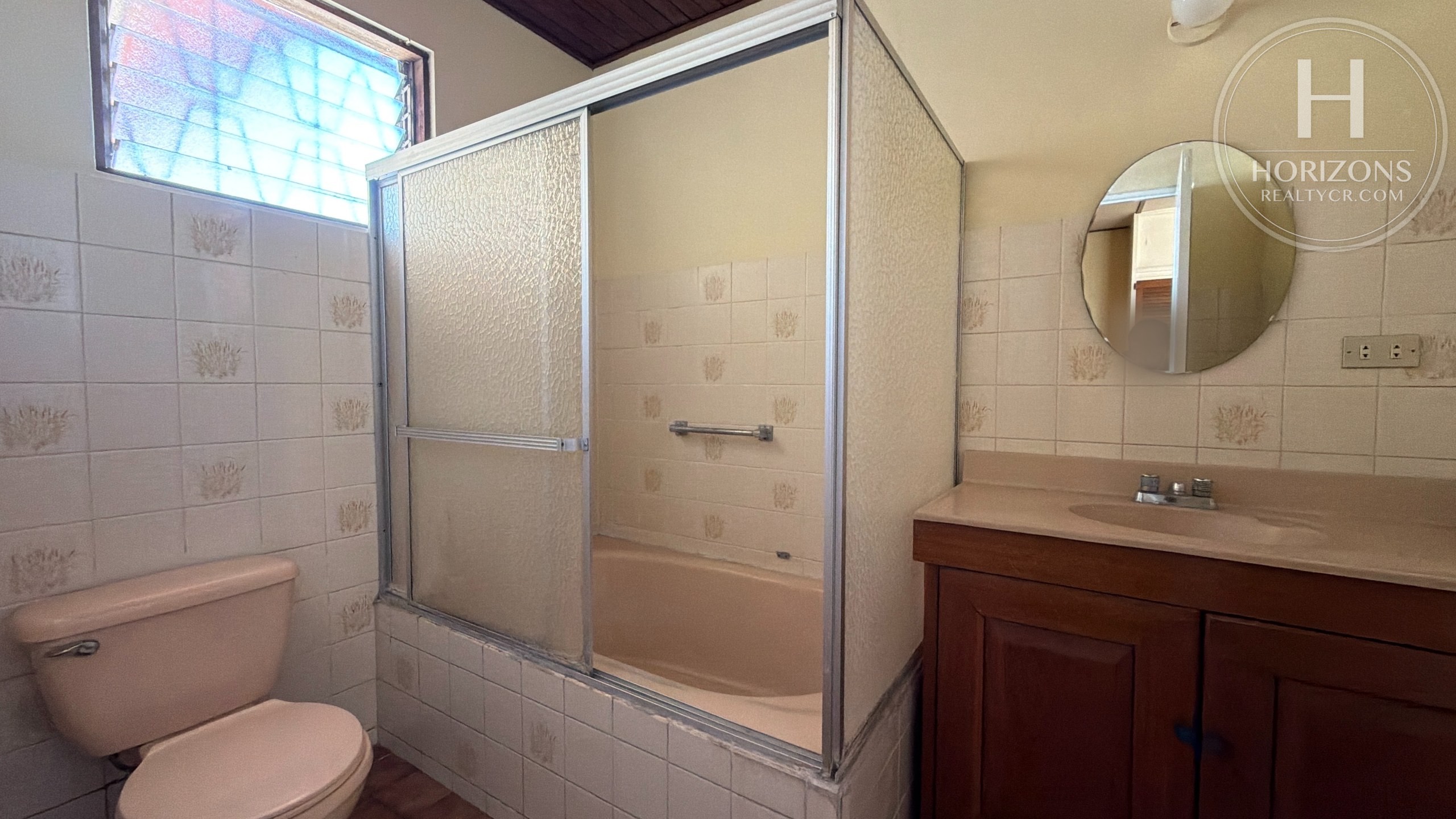 Apartamento en La Sabana - baño con tina