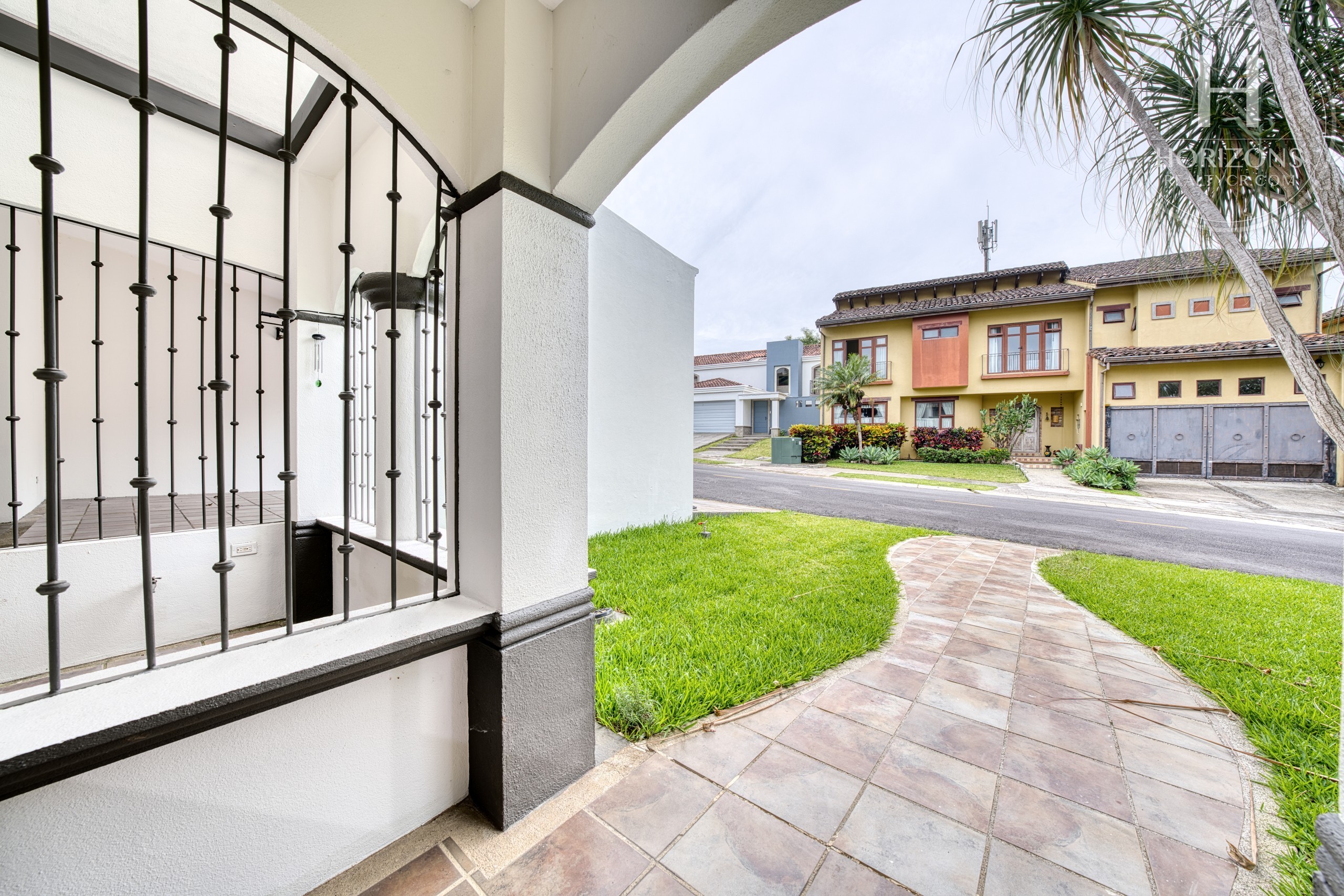 Condominio Santa Lucía | Horizons Realty