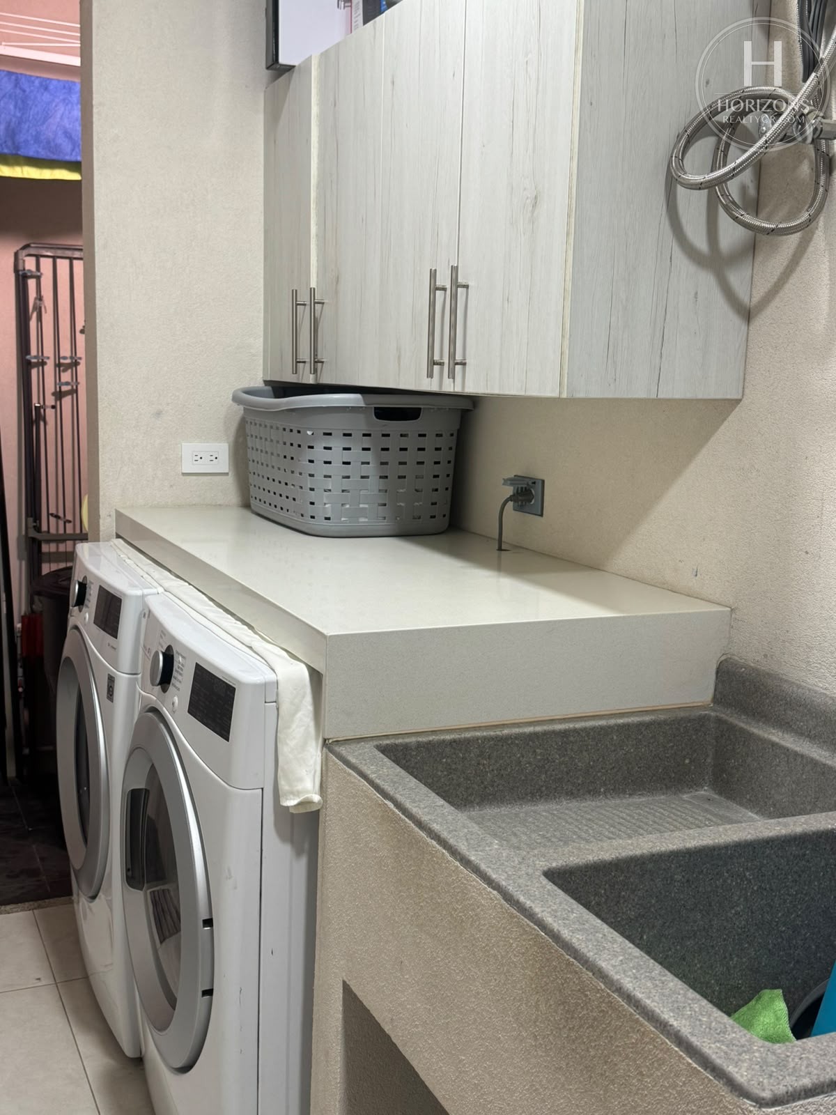 Casa en venta Condominio Tierras del Este Lomas de Ayarco Curridabat - cuarto de pilas