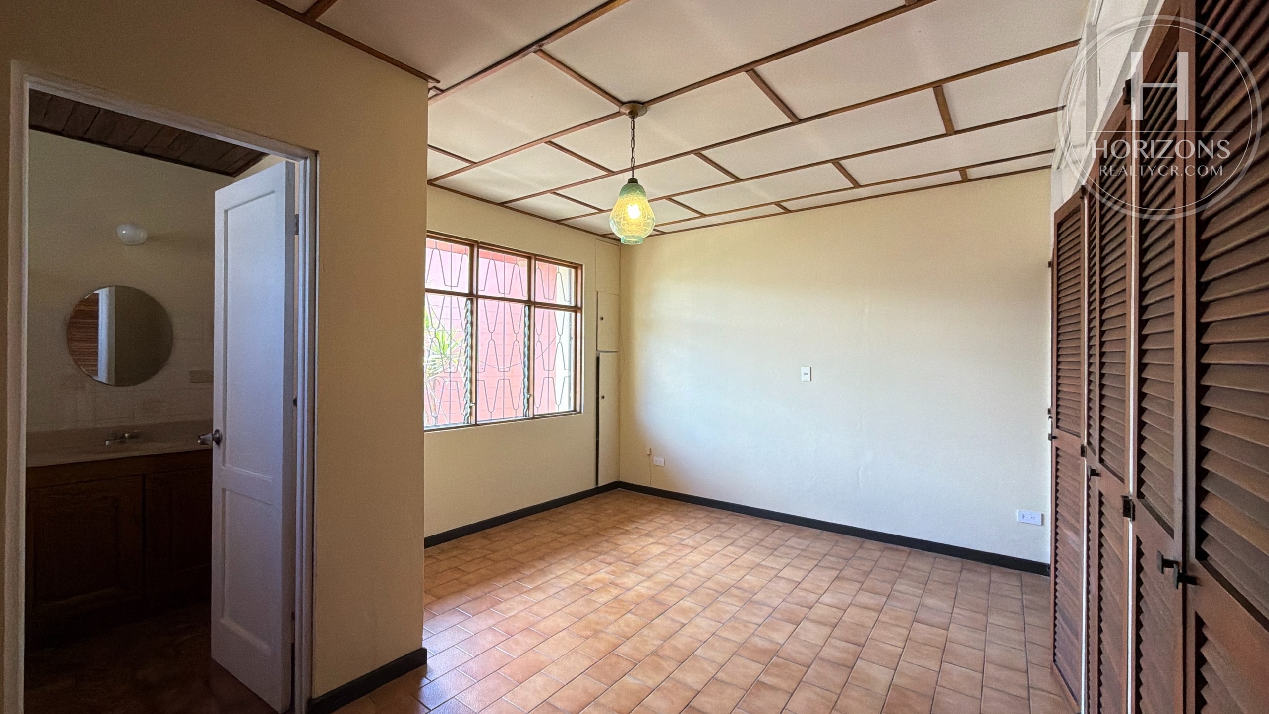 Apartamento en La Sabana - habitación principal con baño propio