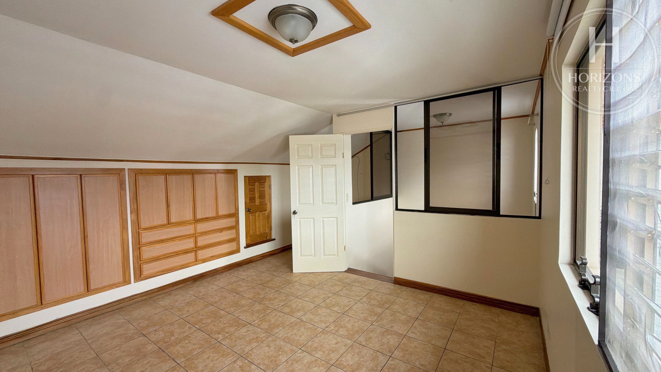 Casa En Condominio | Horizons Realty