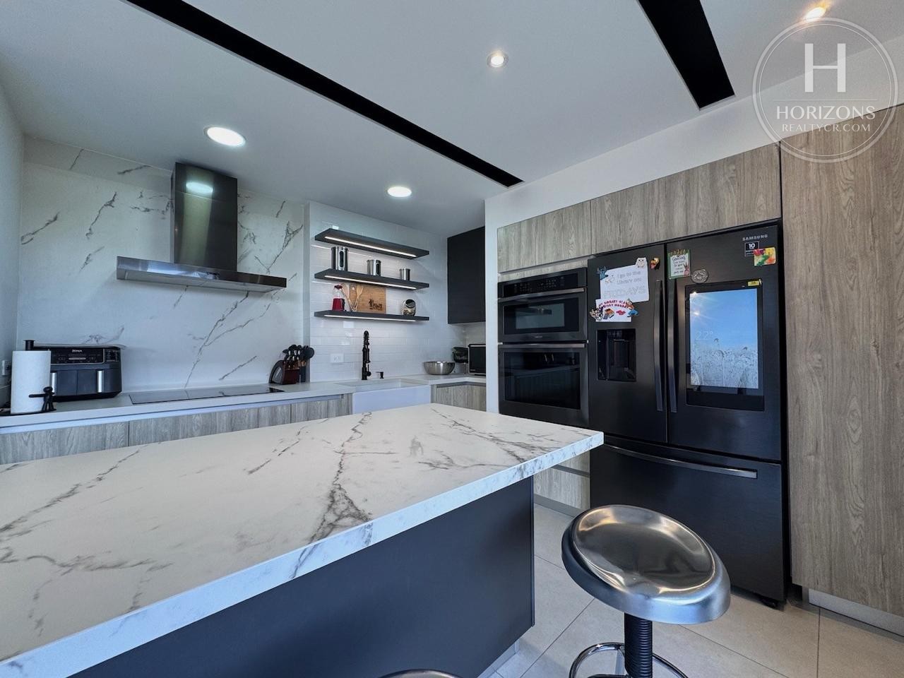 Casa en venta Condominio Tierras del Este Lomas de Ayarco Curridabat - isla de la cocina