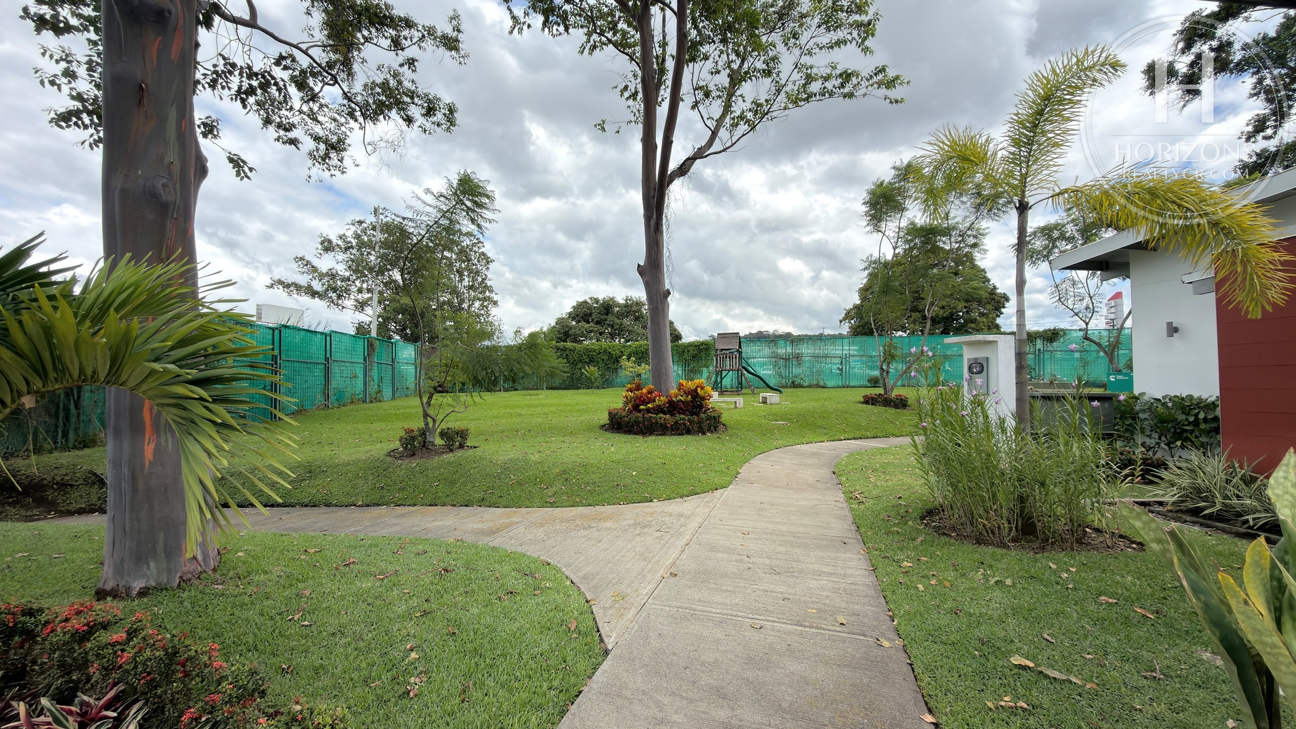 Condominio Khaya Ruta Uno Barreal de Heredia - amenidades - jardines
