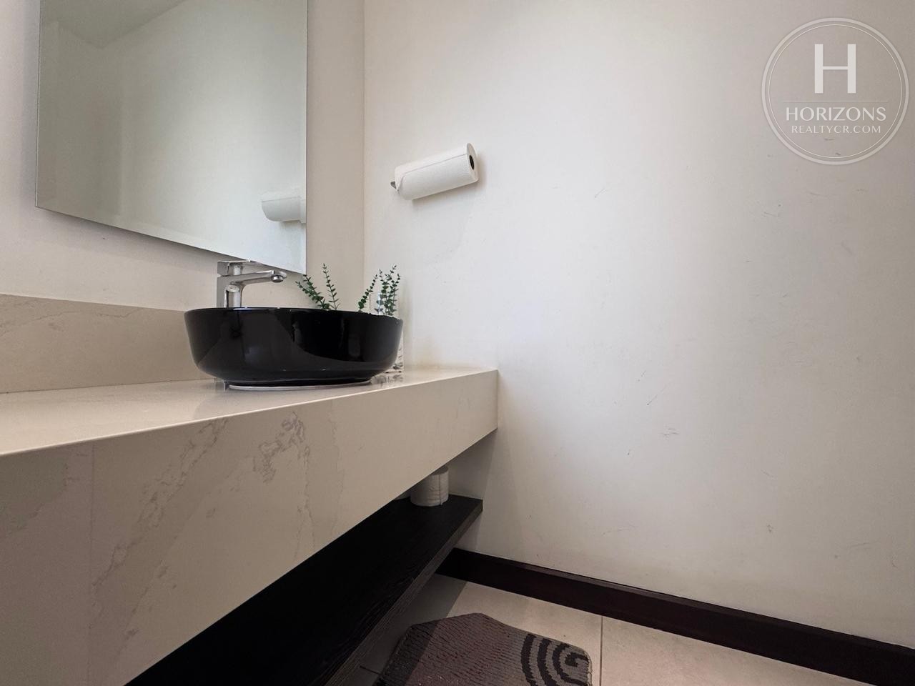 Casa en venta Condominio Tierras del Este Lomas de Ayarco Curridabat - medio baño