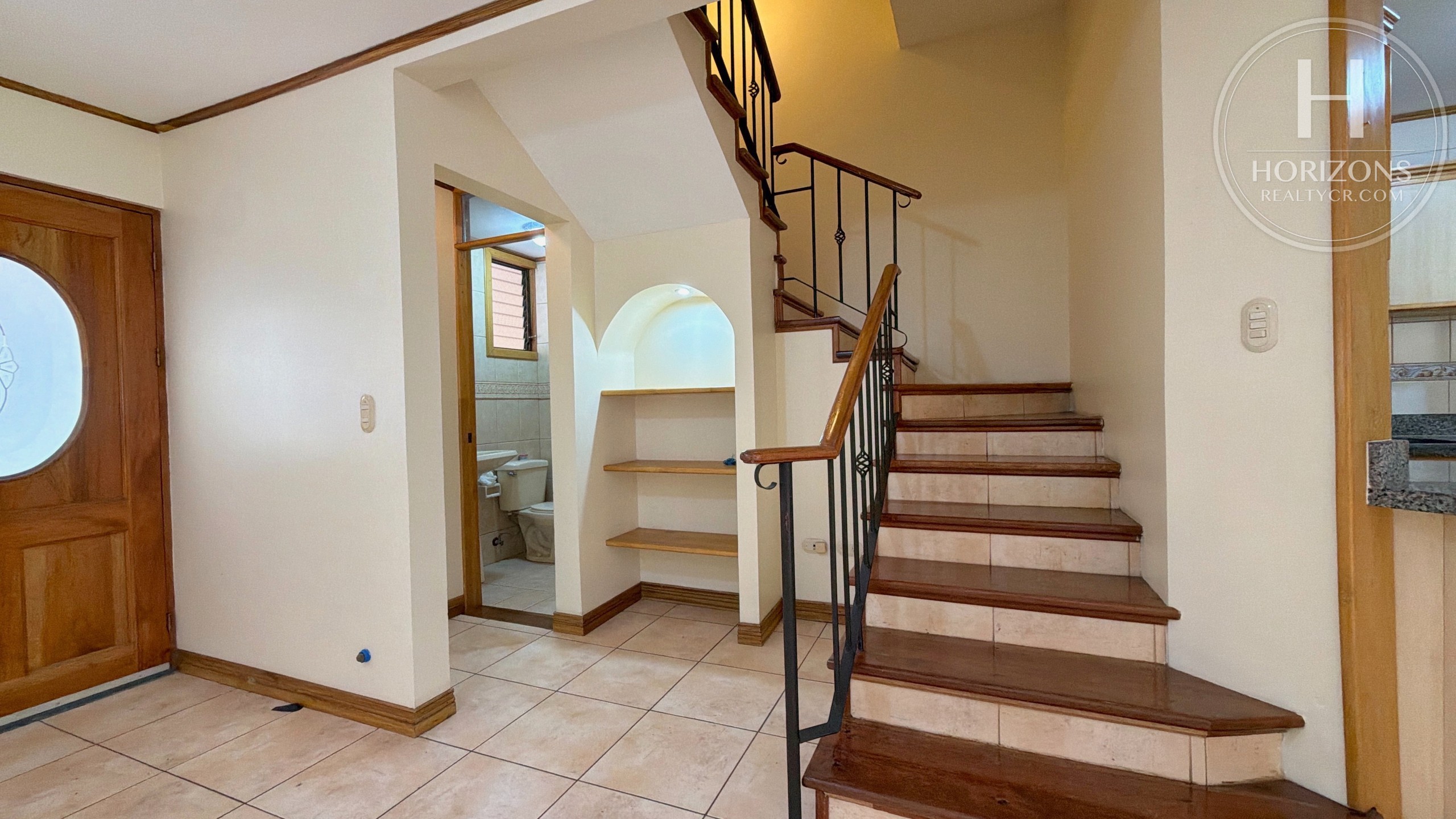 Casa En Condominio | Horizons Realty