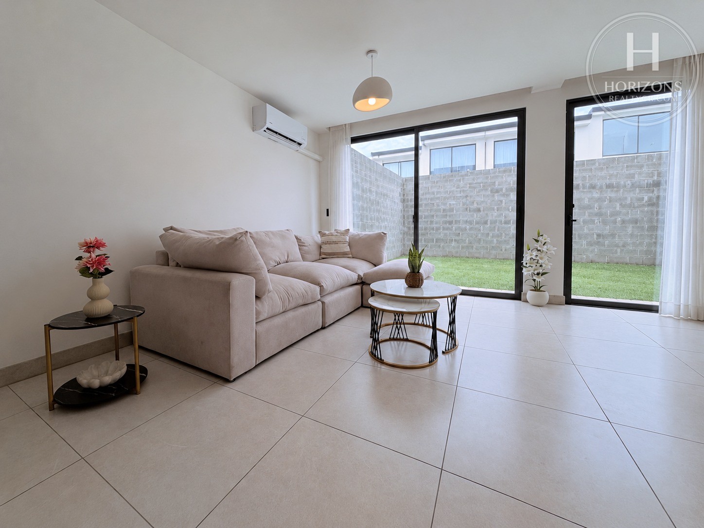 Condominio Lindora Village | Horizons Realty