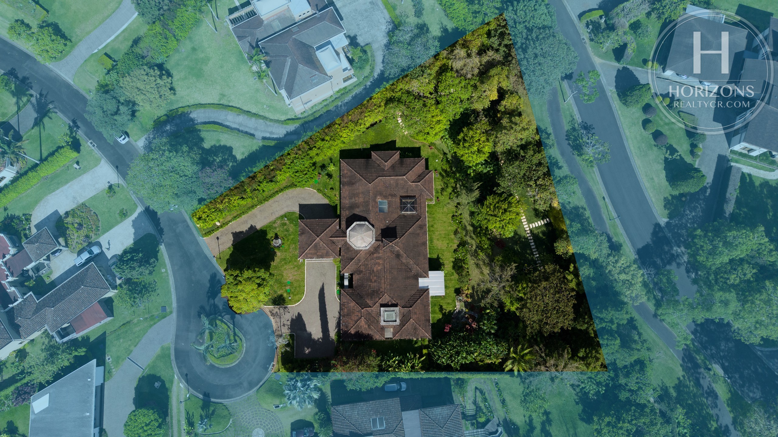 Condominio Monterán | Horizons Realty