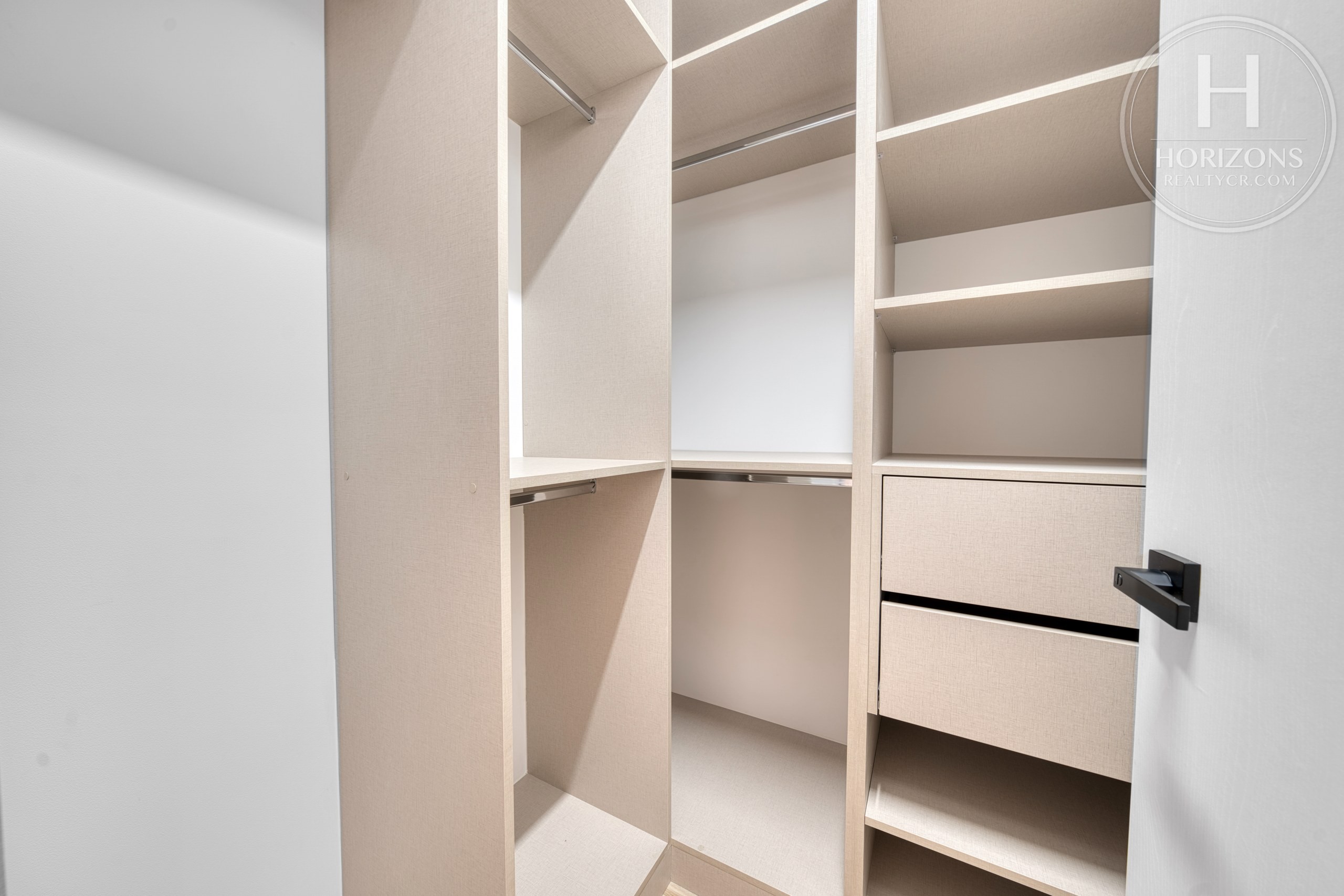 Apartamento en Condominio Parkwood Nunciatura - walk-in closet